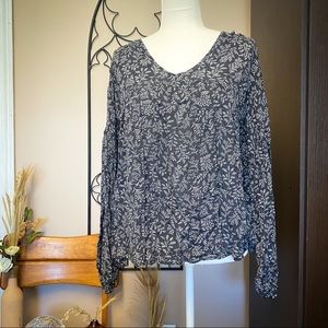 Old Navy XL Bell Sleeved Shirt!